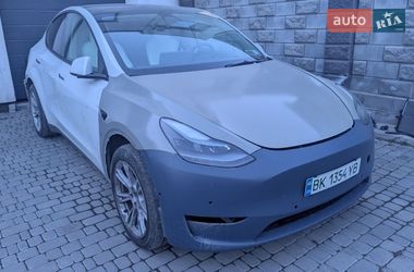 Tesla Model Y  2021