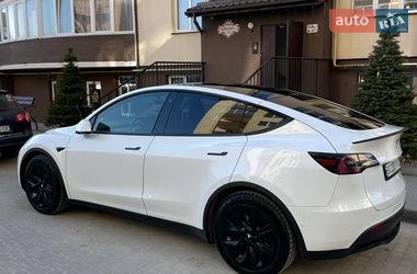 Tesla Model Y  2021