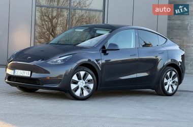 Tesla Model Y  2024