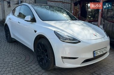 Tesla Model Y  2021