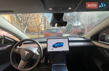Tesla Model Y  2023