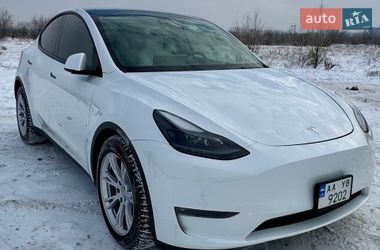 Tesla Model Y  2022