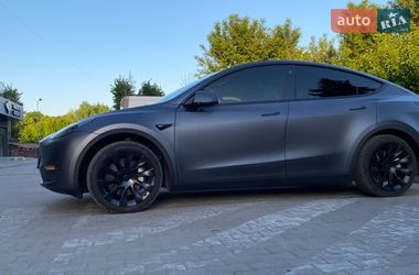 Tesla Model Y  2023