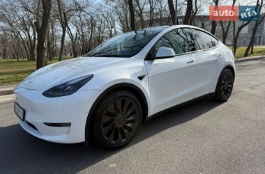 Tesla Model Y  2021