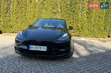 Tesla Model Y 2024