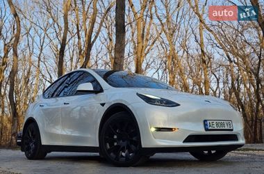 Tesla Model Y  2023