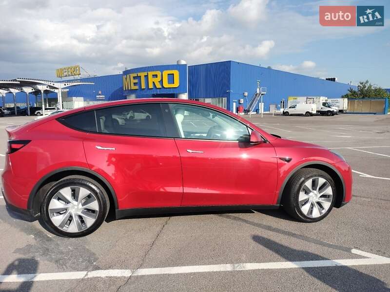 Внедорожник / Кроссовер Tesla Model Y 2023 в Ровно