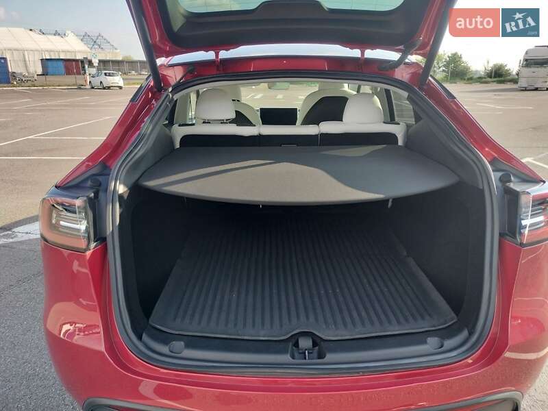 Внедорожник / Кроссовер Tesla Model Y 2023 в Ровно