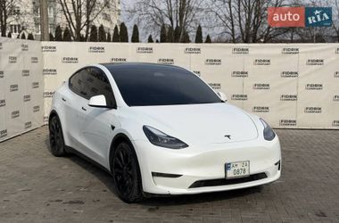 Tesla Model Y  2022