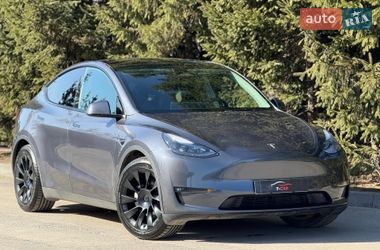 Tesla Model Y  2023