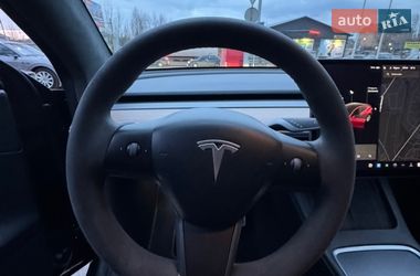 Tesla Model Y  2021