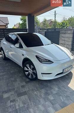 Tesla Model Y  2022