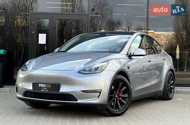 Tesla Model Y  2023