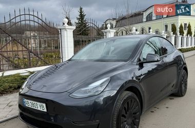 Tesla Model Y 2024