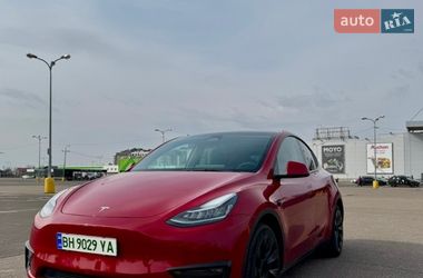 Tesla Model Y  2023