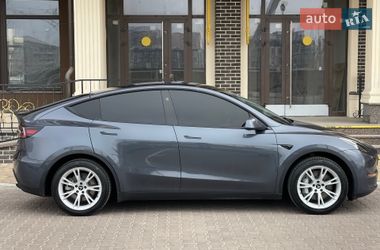 Tesla Model Y  2023