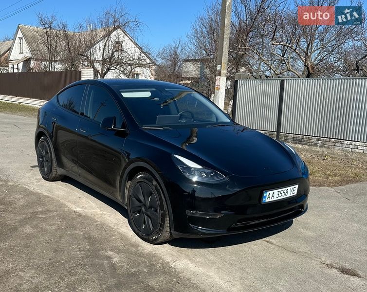 Tesla Model Y 2023