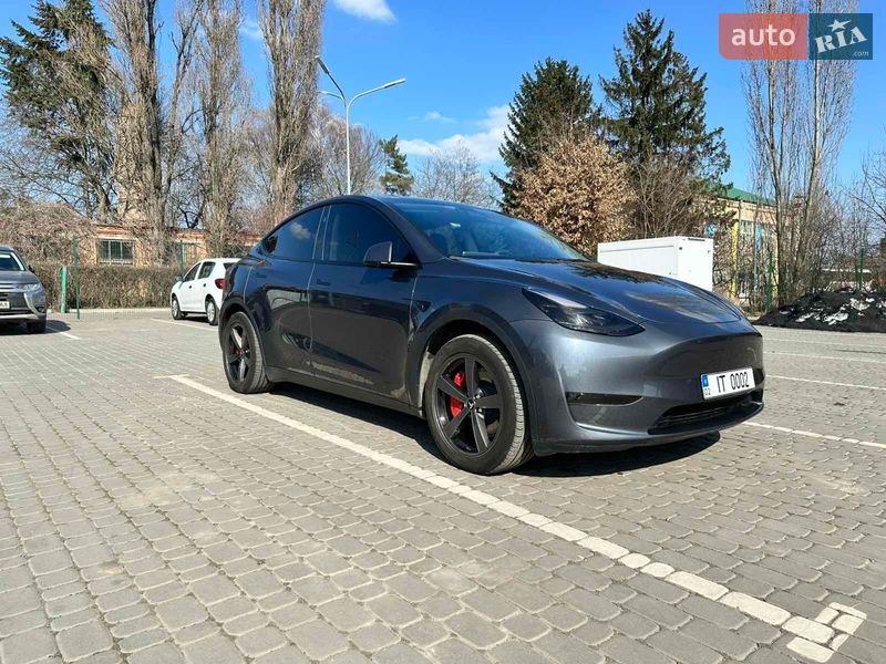 Tesla Model Y 2023