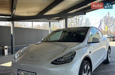 Tesla Model Y  2021