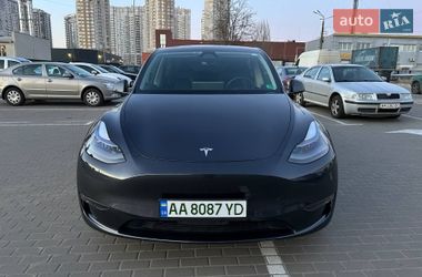 Tesla Model Y  2024