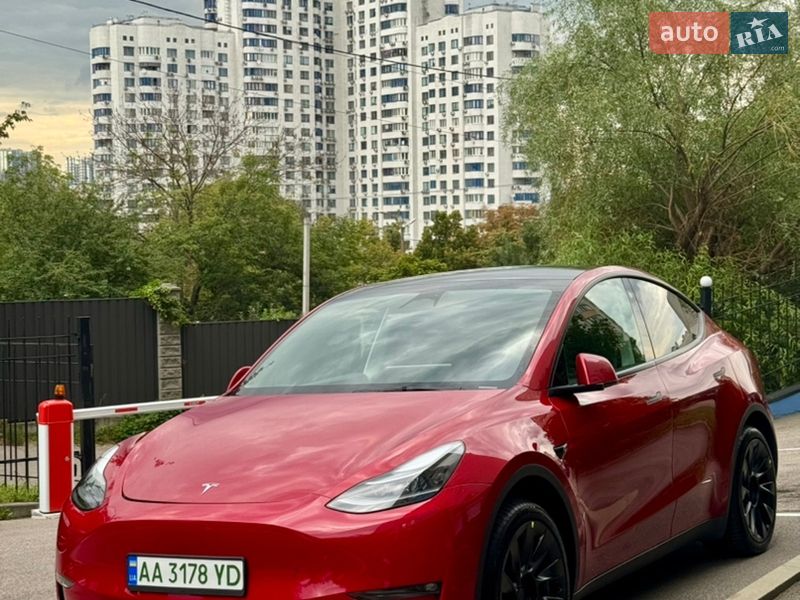 Tesla Model Y 2023