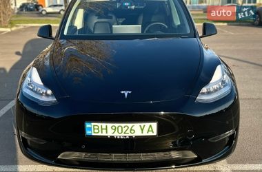 Tesla Model Y  2021