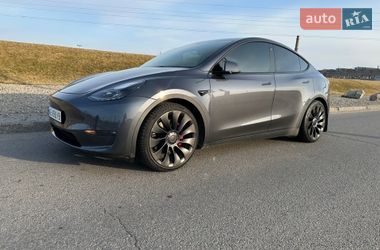 Tesla Model Y 2023
