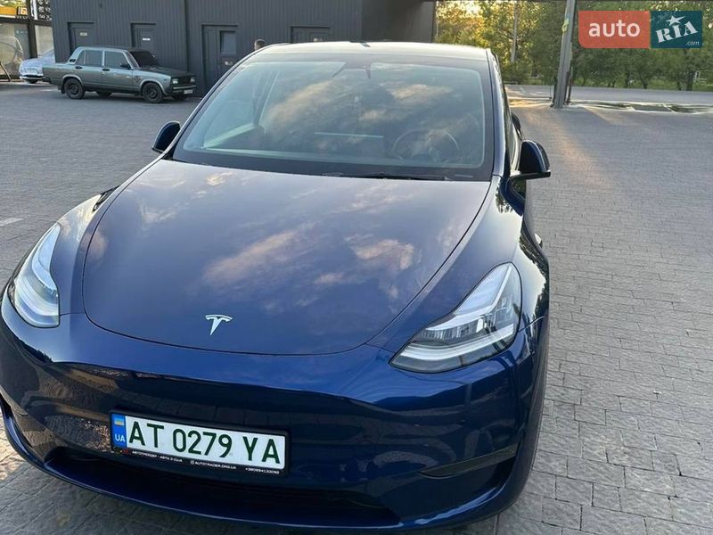 Внедорожник / Кроссовер Tesla Model Y 2021 в Надворной фото Внедорожник / Кроссовер Tesla Model Y 2021 в Надворной