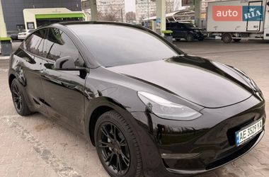 Tesla Model Y  2023