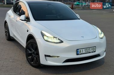 Tesla Model Y  2024