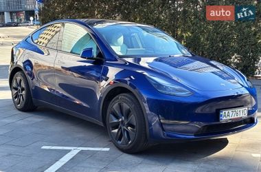 Tesla Model Y 2025