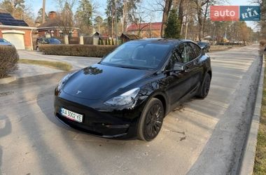 Tesla Model Y  2023