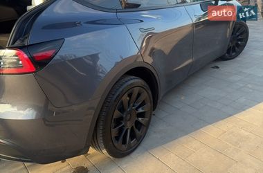 Tesla Model Y  2023