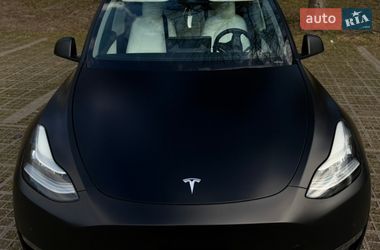 Tesla Model Y  2020