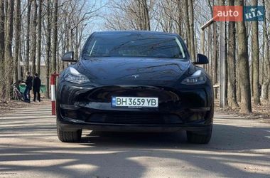 Tesla Model Y  2023