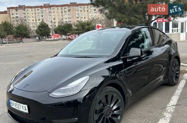 Tesla Model Y  2023