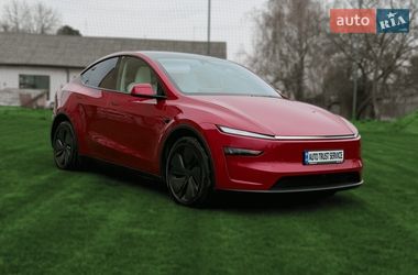 Tesla Model Y 2025