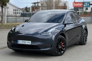 Tesla Model Y 2024
