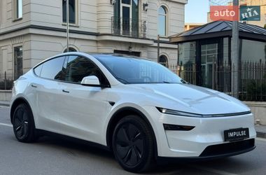 Tesla Model Y 2025
