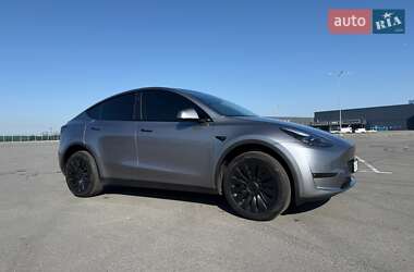 Tesla Model Y  2024