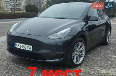 Tesla Model Y  2024