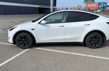 Tesla Model Y  2023