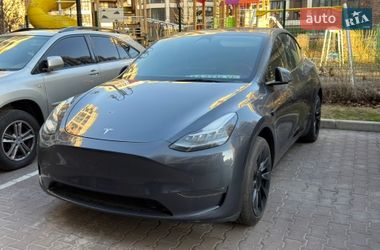 Tesla Model Y  2023