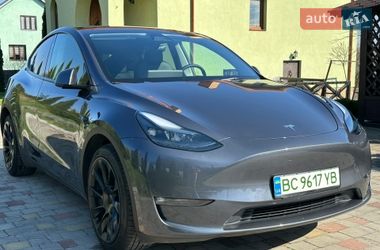Tesla Model Y  2023