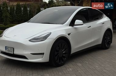 Tesla Model Y  2022