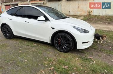 Tesla Model Y  2022