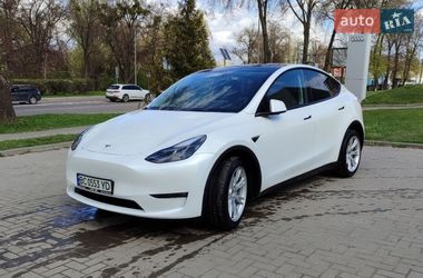 Tesla Model Y  2023