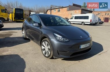 Tesla Model Y  2022