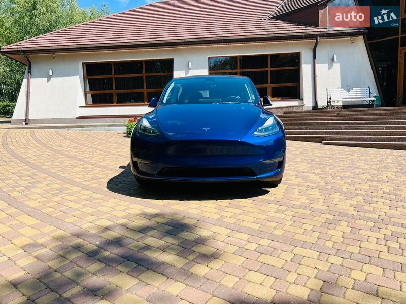Tesla Model Y 2023