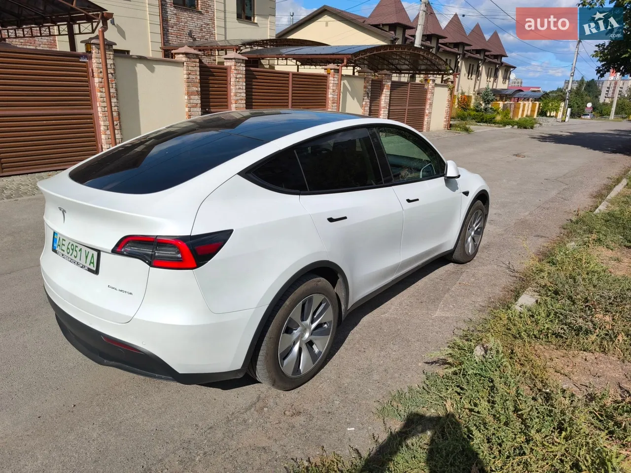 2020 Tesla Model Y - мініатюра 3